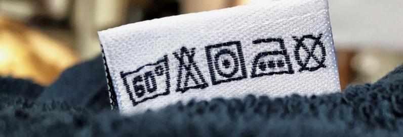 a close up of a laundry label